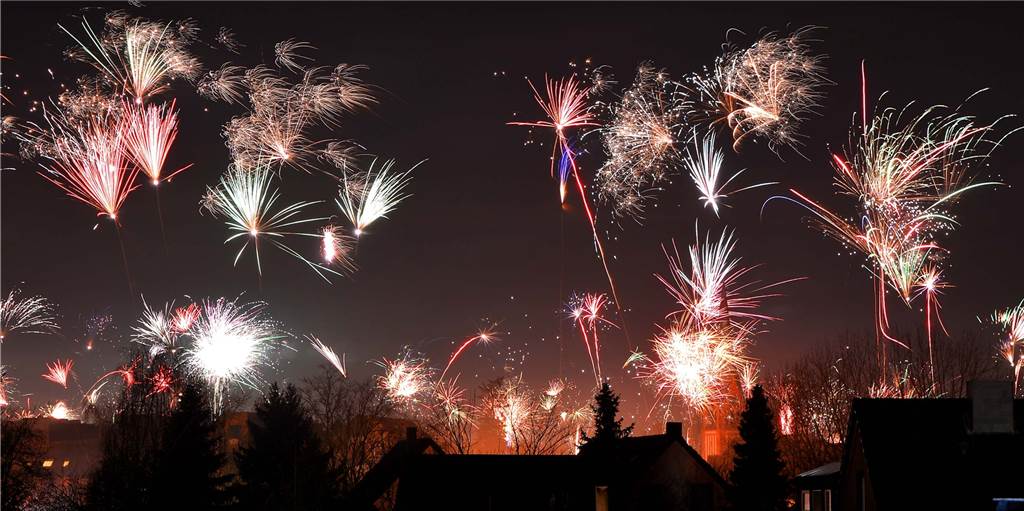 Feuerwerk: Umweltschädliches Geballere oder toller Start ins neue Jahr? Feuerwerk: Umweltschädliches Geballere oder toller Start ins neue Jahr?