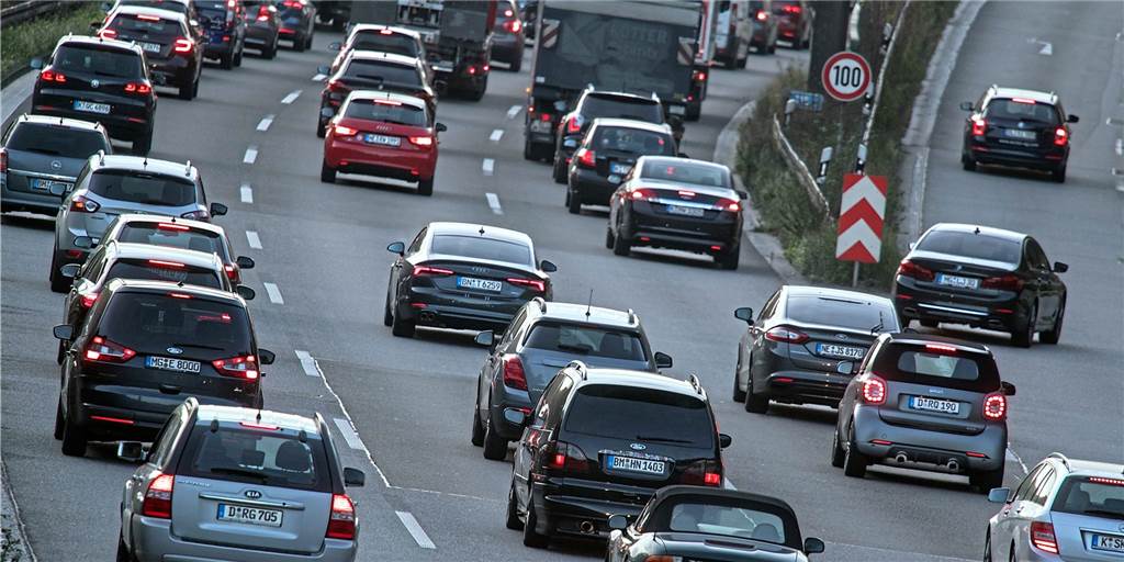 Castrop-Rauxeler Pendler sind im ganzen Ruhrgebiet unterwegs: Das sind ihre Geschichten Castrop-Rauxeler Pendler sind im ganzen Ruhrgebiet unterwegs: Das sind ihre Geschichten