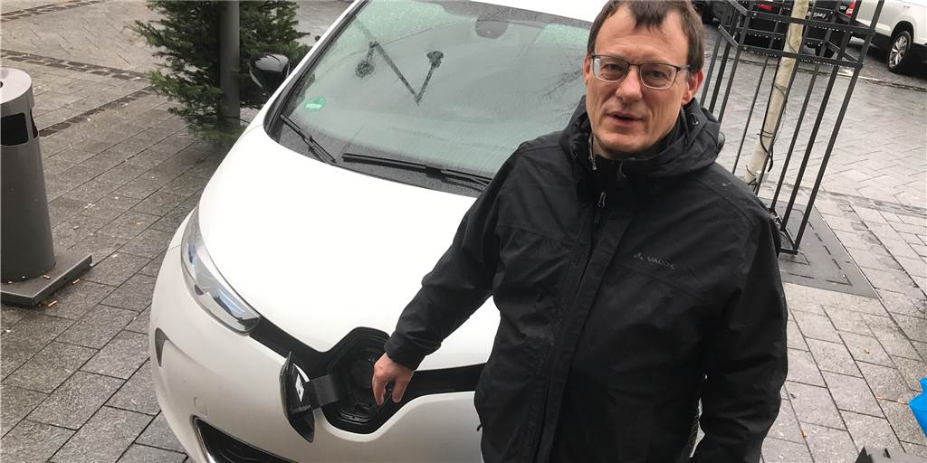 Ein E-Auto macht nicht immer Sinn - Wir klären Klischees zu E-Mobilität und Ökostrom Ein E-Auto macht nicht immer Sinn - Wir klären Klischees zu E-Mobilität und Ökostrom