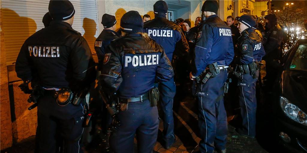 Und der Staat sah zu - der Fall Anis Amri und seine Kontakte nach Dortmund Und der Staat sah zu - der Fall Anis Amri und seine Kontakte nach Dortmund