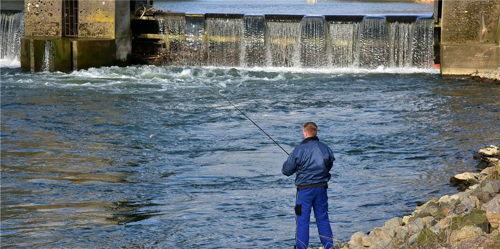 Wer darf wo angeln? Und was kostet das? Angler streiten um Kooperationsvertrag Wer darf wo angeln? Und was kostet das? Angler streiten um Kooperationsvertrag