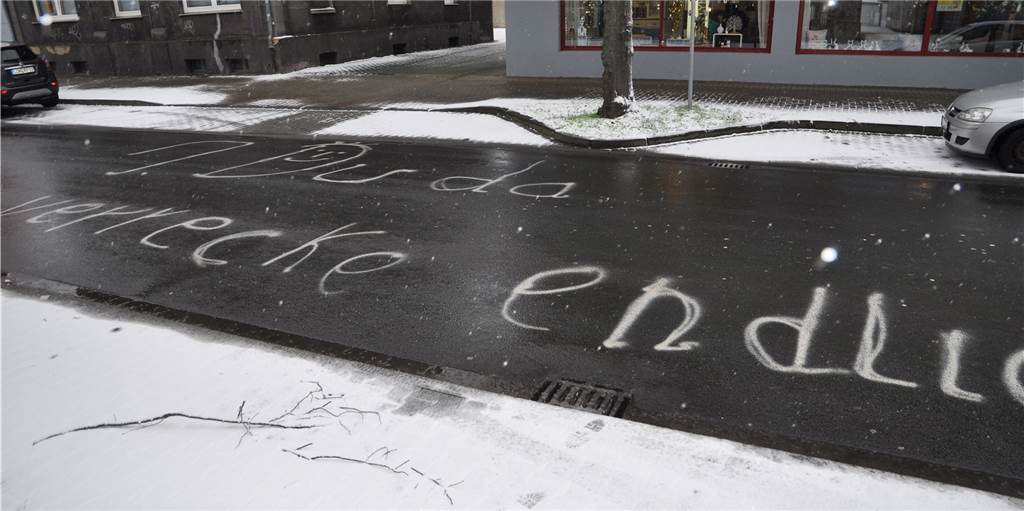 „Na, wann verreckst Du denn endlich?“ - Stadt lässt Spruch entfernen „Na, wann verreckst Du denn endlich?“ - Stadt lässt Spruch entfernen