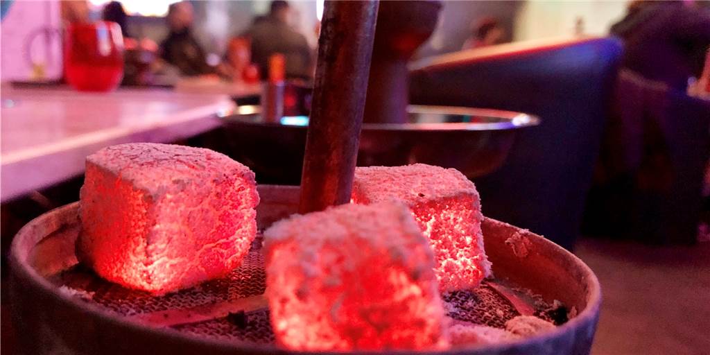 Shisha-Bars schaufeln jede Menge Kohle in der Parallelgesellschaft Shisha-Bars schaufeln jede Menge Kohle in der Parallelgesellschaft