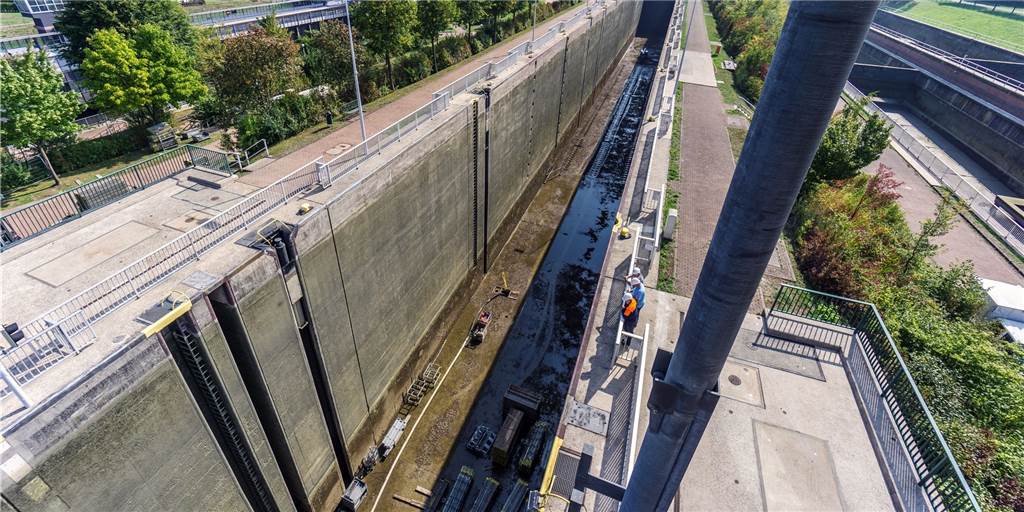 Bau einer zweiten Schleusenkammer brächte den Dortmunder Hafenbetrieben mehr Sicherheit Bau einer zweiten Schleusenkammer brächte den Dortmunder Hafenbetrieben mehr Sicherheit