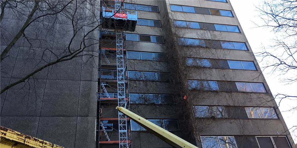 Das „Horror-Hochhaus“ an der Kielstraße wird entrümpelt Das „Horror-Hochhaus“ an der Kielstraße wird entrümpelt