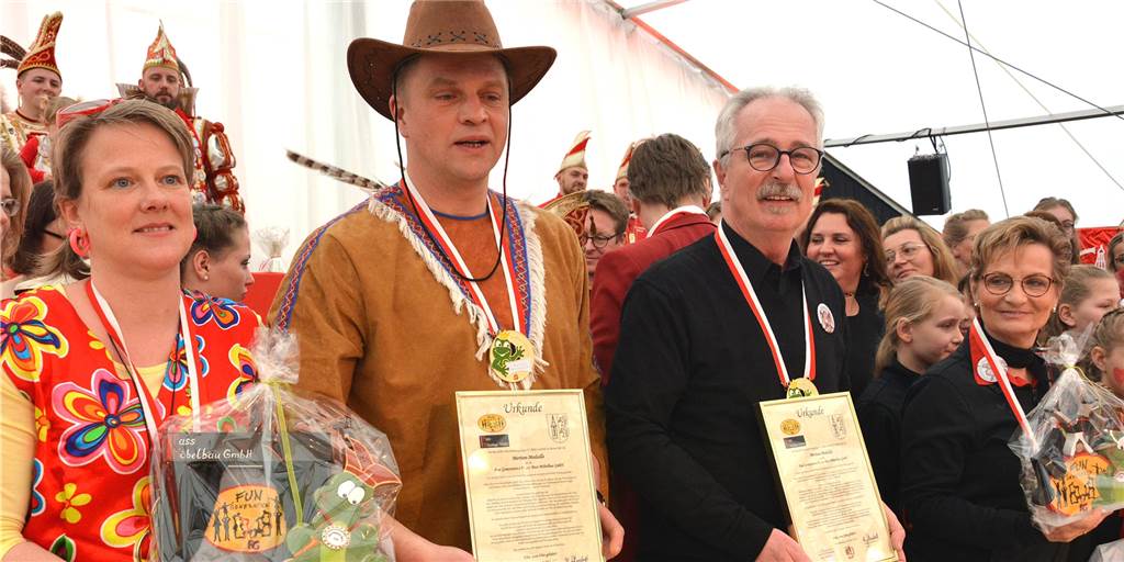 Lümmelordenträger bekommt die Meritenmedaille Lümmelordenträger bekommt die Meritenmedaille