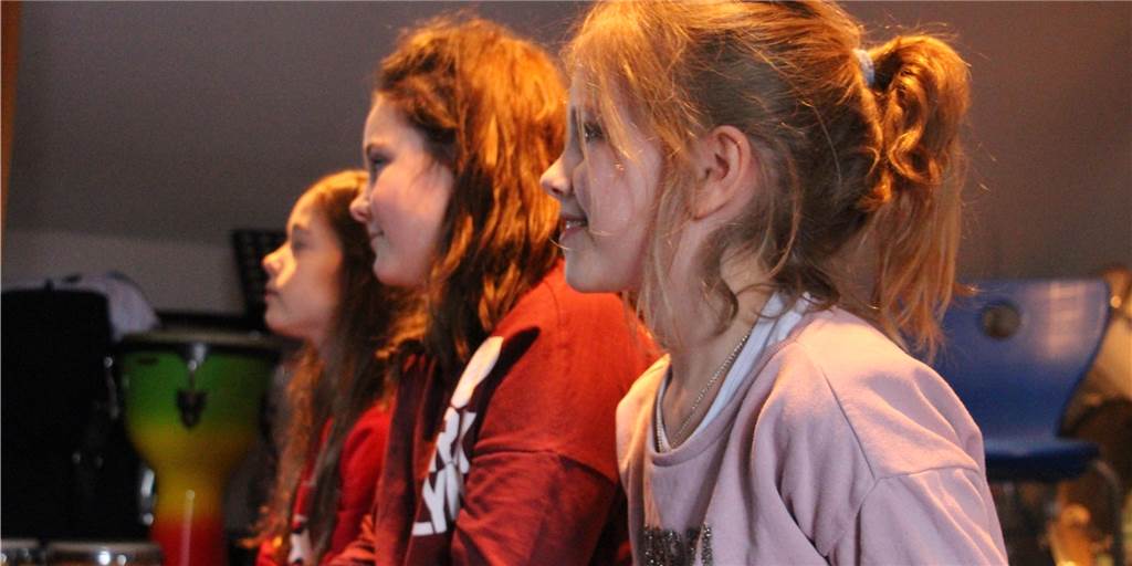 Nalu und das Polymeer: Selmer Kinder machen Theater auf der Plastikinsel Nalu und das Polymeer: Selmer Kinder machen Theater auf der Plastikinsel