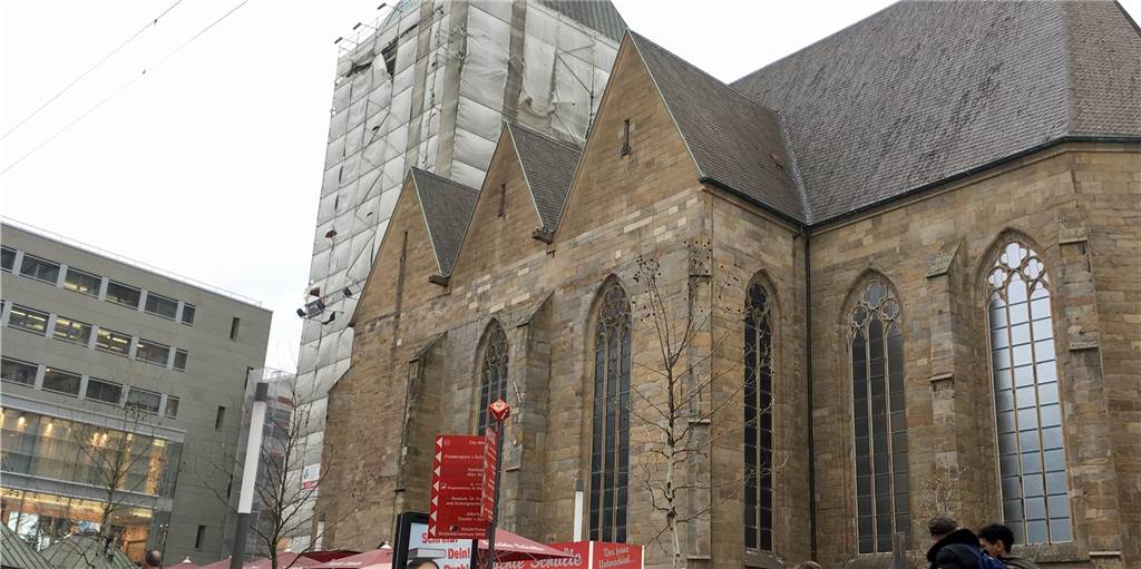 Turm der Petrikirche bleibt vorerst eine Baustelle Turm der Petrikirche bleibt vorerst eine Baustelle