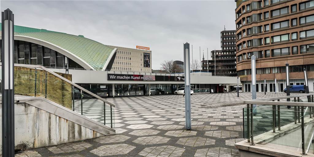 Theater-Vorplatz soll belebt werden: Den Anfang macht ein Künstlermarkt mit 100 Ständen Theater-Vorplatz soll belebt werden: Den Anfang macht ein Künstlermarkt mit 100 Ständen