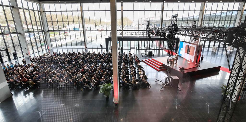 Viel Lob für das neue gläserne Foyer der „Messe Dortmund“ Viel Lob für das neue gläserne Foyer der „Messe Dortmund“