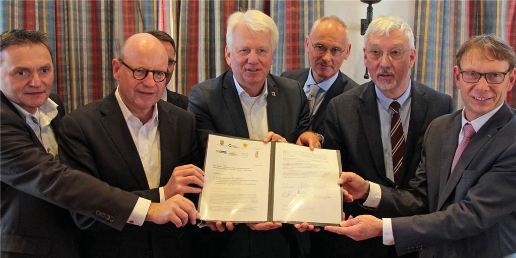 Furcht vor langwieriger Gleis-Reparatur und einer Komplett-Sperrung Furcht vor langwieriger Gleis-Reparatur und einer Komplett-Sperrung