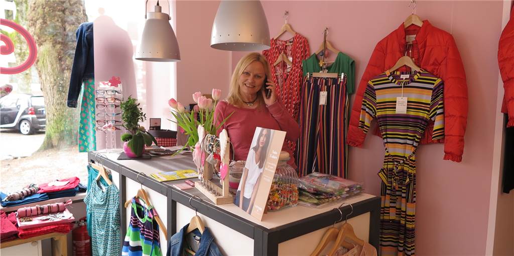 Zwei Monate nach Buttersäure-Anschlag Neustart für Boutique und Pizzeria 73 Da Ciro Zwei Monate nach Buttersäure-Anschlag Neustart für Boutique und Pizzeria 73 Da Ciro