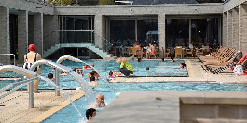 Das Solebad Werne ist in Betrieb - aus der Kälte in die 33 Grad warme Sole Das Solebad Werne ist in Betrieb - aus der Kälte in die 33 Grad warme Sole