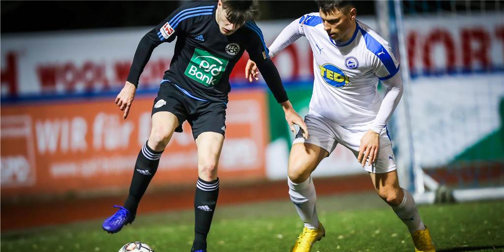 Lars Warschewski - Das nächste Talent setzt sich beim Fußball-Oberligisten ASC 09 durch Lars Warschewski - Das nächste Talent setzt sich beim Fußball-Oberligisten ASC 09 durch