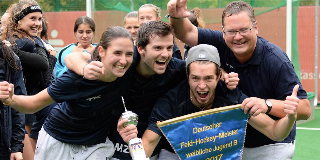 Maximilian Zobiegala reist für den Hockeysport durch ganz Deutschland Maximilian Zobiegala reist für den Hockeysport durch ganz Deutschland