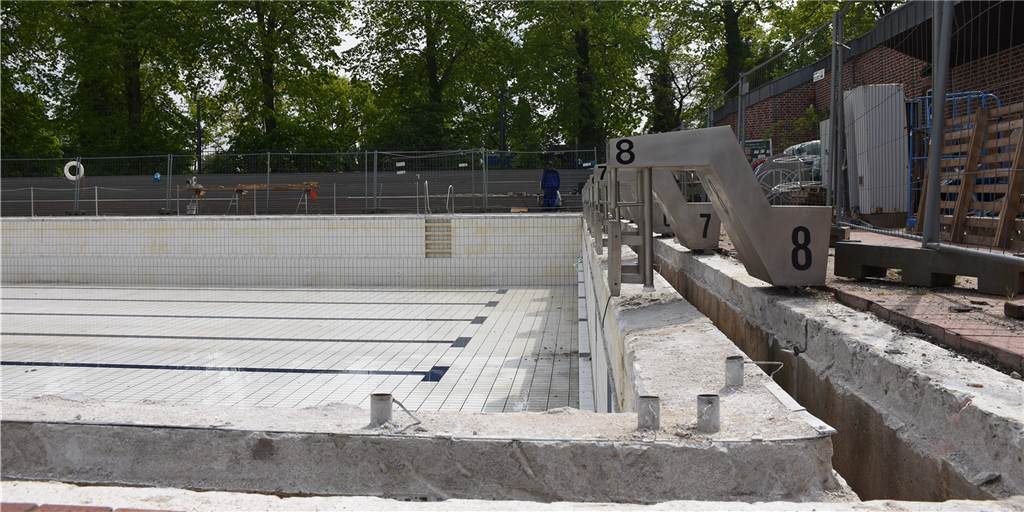 Freibad eröffnet erst in den Sommerferien - Sanierungsarbeiten aufwendiger als geplant Freibad eröffnet erst in den Sommerferien - Sanierungsarbeiten aufwendiger als geplant