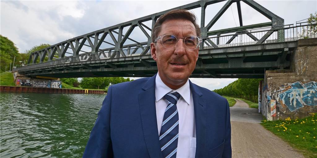 Schwieringhauser Brücke jetzt unter Denkmalschutz – Hafen-Chef Uwe Büscher ist außer sich Schwieringhauser Brücke jetzt unter Denkmalschutz – Hafen-Chef Uwe Büscher ist außer sich