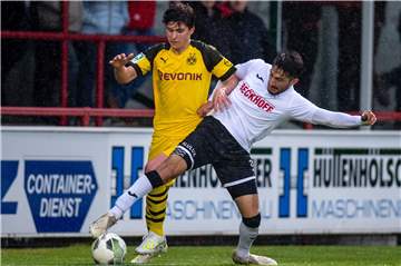 Warten auf den ersten Profi-Einsatz! So plant der BVB mit Youngster Leonardo Balerdi