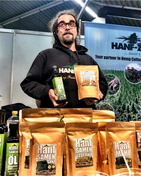Hanf-Messe in Dortmund: „Grünes Gold“, „Zero Bock“ und Kiffer-Reisen für jeden Geldbeutel Hanf-Messe in Dortmund: „Grünes Gold“, „Zero Bock“ und Kiffer-Reisen für jeden Geldbeutel