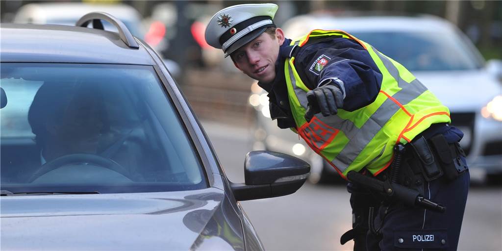 Was Temposünder tun können, wenn die Polizei die Geschwindigkeit geschätzt hat Was Temposünder tun können, wenn die Polizei die Geschwindigkeit geschätzt hat