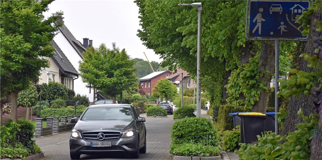 So erlebte Kerstin Haag die Temposchätzungen im verkehrsberuhigten Bereich Lohstraße So erlebte Kerstin Haag die Temposchätzungen im verkehrsberuhigten Bereich Lohstraße