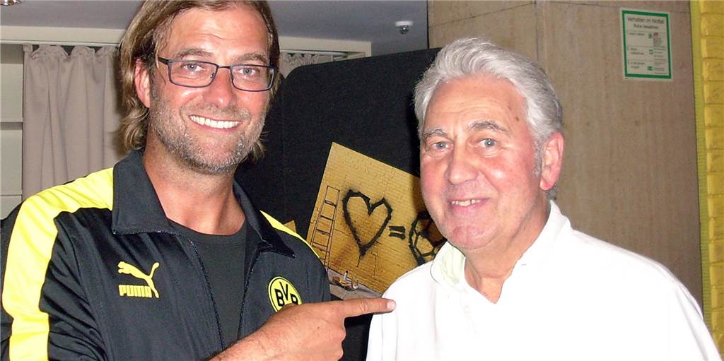 Wie „BVB-Botschafter“ Sigi Horrmann zu Jürgen Klopps persönlichem Glücksbringer wurde Wie „BVB-Botschafter“ Sigi Horrmann zu Jürgen Klopps persönlichem Glücksbringer wurde