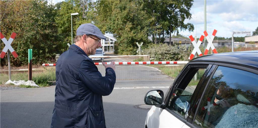 Am Bahnübergang Burenkamp sollen die Schranken für immer unten bleiben Am Bahnübergang Burenkamp sollen die Schranken für immer unten bleiben