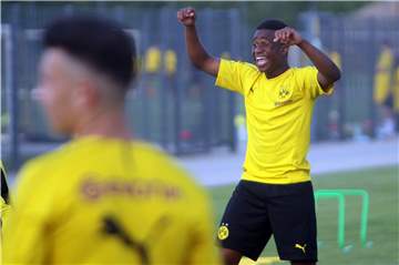 Moukoko macht beim BVB den nächsten Schritt - muss sich jedoch neu beweisen