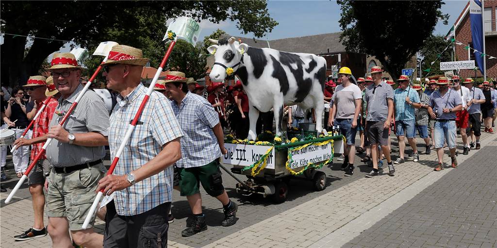 Viele Fotos vom schrillen Schützenfest-Montag in Sythen