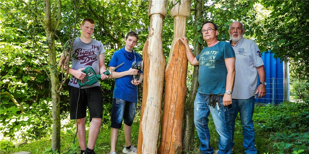 „Sturmgeflüster“ zwischen Bäumen regt Schüler zum Nachdenken über den Klimawandel an „Sturmgeflüster“ zwischen Bäumen regt Schüler zum Nachdenken über den Klimawandel an