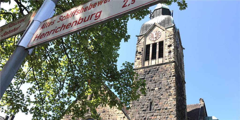 Evangelische Kirchengemeinden vereinigen sich zu einer - Eine alte Kirche wird aufgegeben Evangelische Kirchengemeinden vereinigen sich zu einer - Eine alte Kirche wird aufgegeben