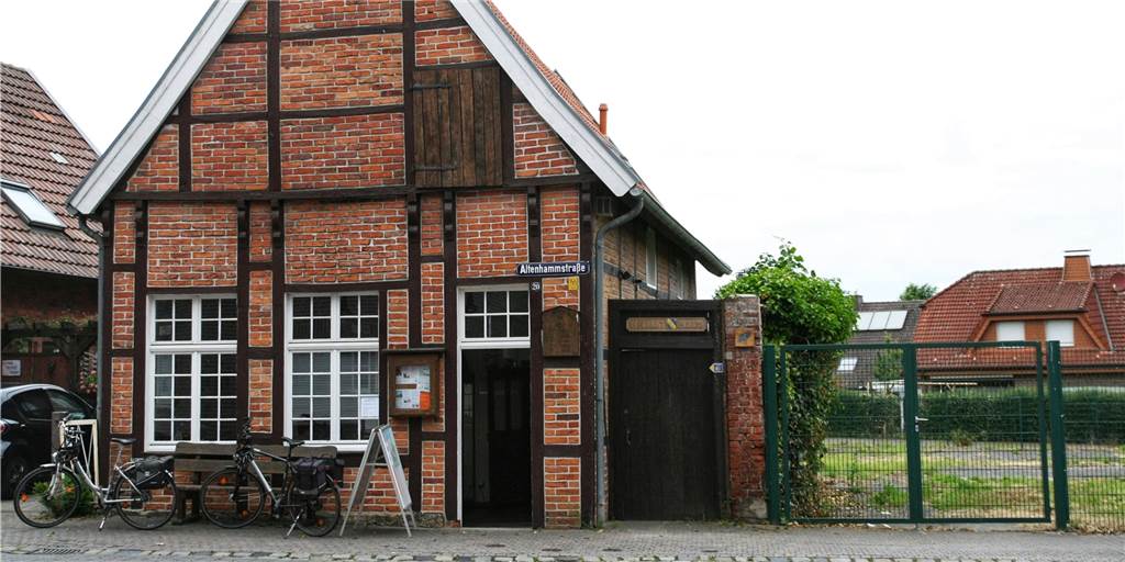 „Kurz vorm Kollaps“: Anwohner von Alten- und Neuenhamm kritisieren Baupläne neben Heimathaus „Kurz vorm Kollaps“: Anwohner von Alten- und Neuenhamm kritisieren Baupläne neben Heimathaus