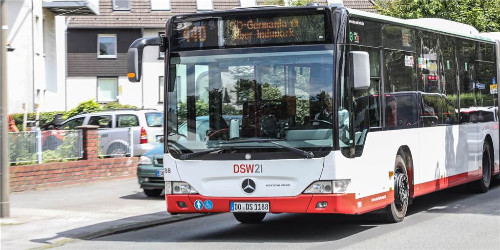 Stadtwerke wollen erstmals E-Busse rollen lassen: Fahrgäste müssen aber umsteigen Stadtwerke wollen erstmals E-Busse rollen lassen: Fahrgäste müssen aber umsteigen