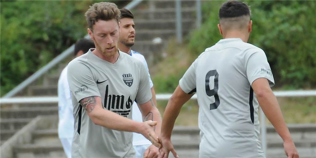 Kevin Tann nutzt die Schwächen des FC Frohlinde eiskalt aus Kevin Tann nutzt die Schwächen des FC Frohlinde eiskalt aus