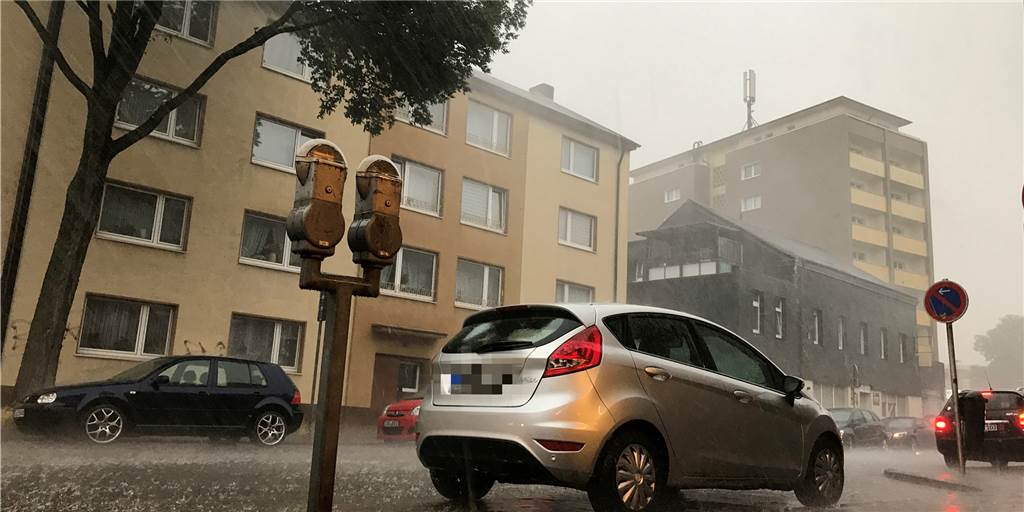 Starkregen in Castrop-Rauxel – Was macht das viele Wasser mit der Stadt? Starkregen in Castrop-Rauxel – Was macht das viele Wasser mit der Stadt?