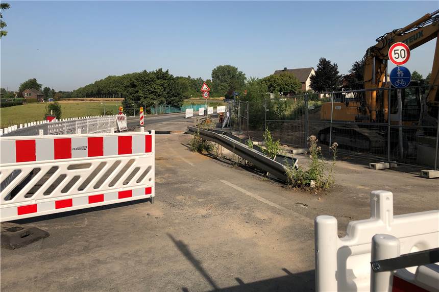 Bald ist der Nettebach ein sauberes Gewässer und die Bodelschwingher Straße wieder frei Bald ist der Nettebach ein sauberes Gewässer und die Bodelschwingher Straße wieder frei