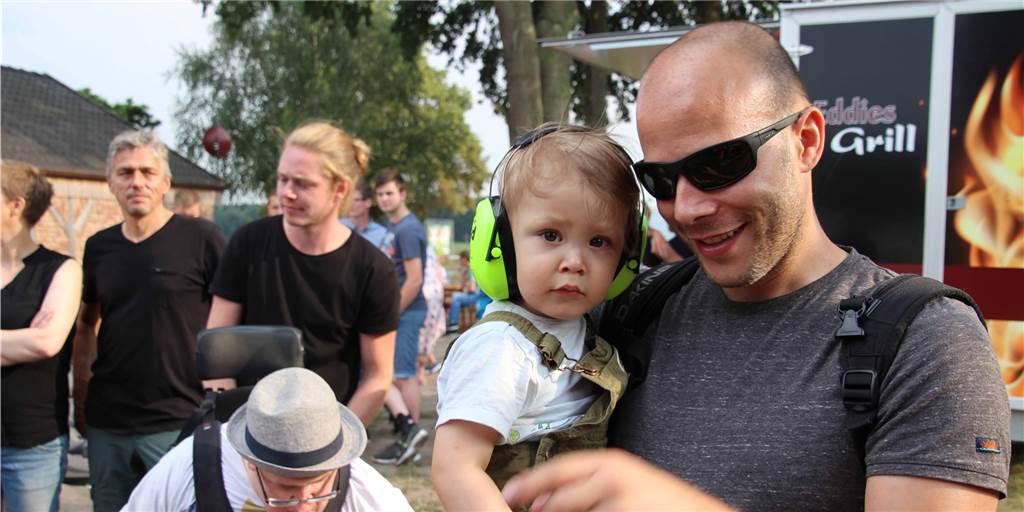 Mit vielen Fotos: Acht Bands bringen die Idylle beim Zwillrock-Festival zum Beben Mit vielen Fotos: Acht Bands bringen die Idylle beim Zwillrock-Festival zum Beben