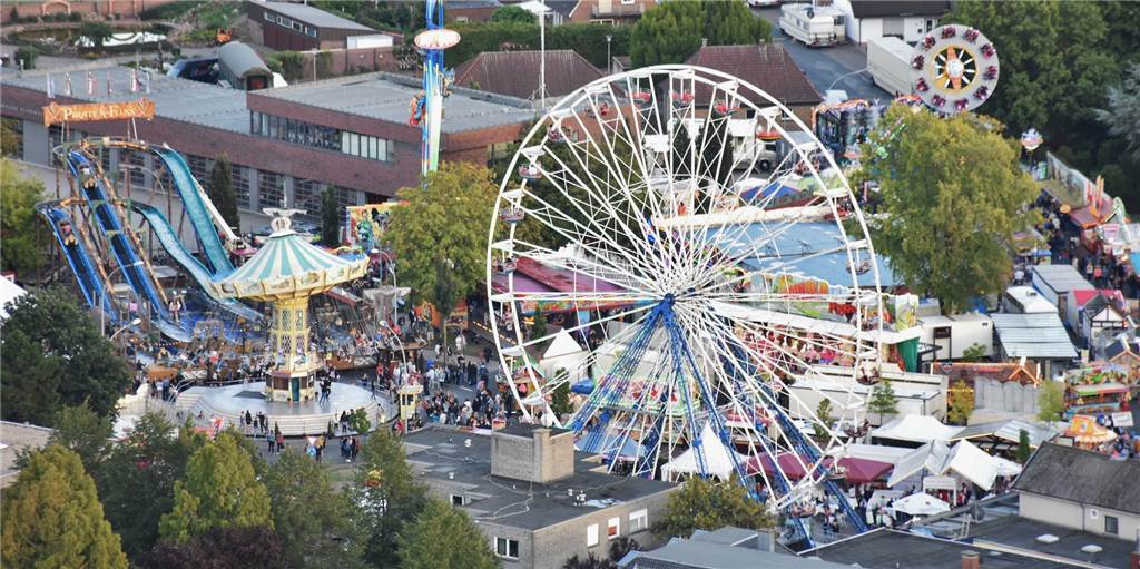 Riesenschaukel und Free-Fall-Tower: Diese Fahrgeschäfte kommen zur Vredener Kirmes 2019 Riesenschaukel und Free-Fall-Tower: Diese Fahrgeschäfte kommen zur Vredener Kirmes 2019