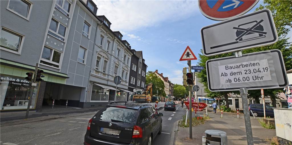 Undurchsichtige Planung: Mengeder Ortskern noch mindestens 15 Monate eine Baustelle