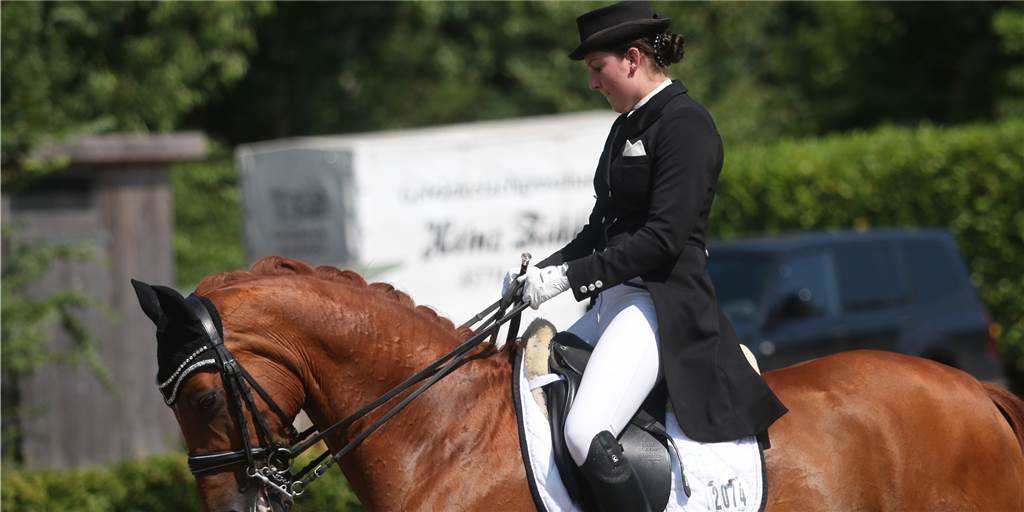 Leonie Rengshausen sorgt für Riesen-Überraschung in der Dressur Leonie Rengshausen sorgt für Riesen-Überraschung in der Dressur