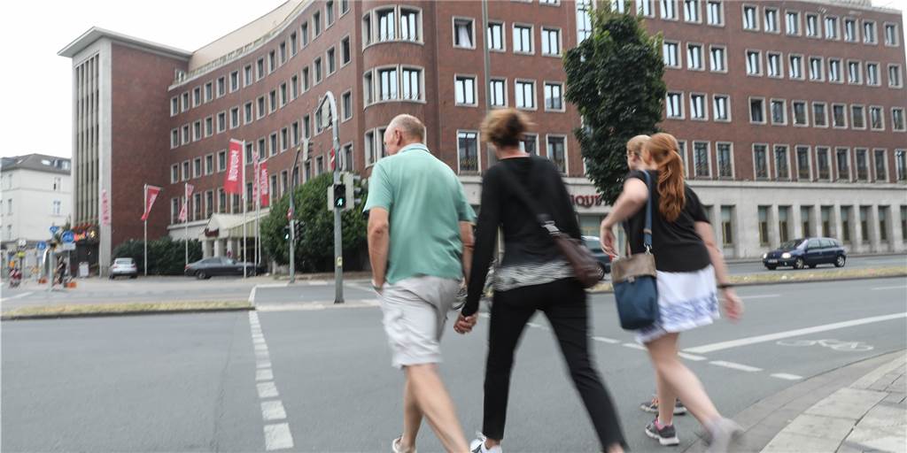 Wo komme ich schnell über den Wall? Dortmunds wichtigste Fußgänger-Ampeln im Test Wo komme ich schnell über den Wall? Dortmunds wichtigste Fußgänger-Ampeln im Test