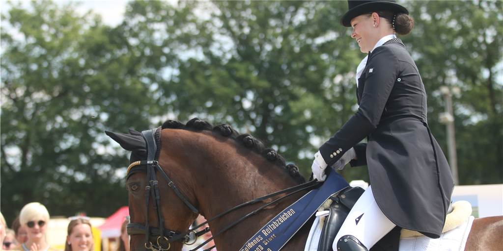 „Reitausbildung in Vinnum funktioniert“: Tatjana Stoff erhält das Goldene Reitabzeichen „Reitausbildung in Vinnum funktioniert“: Tatjana Stoff erhält das Goldene Reitabzeichen