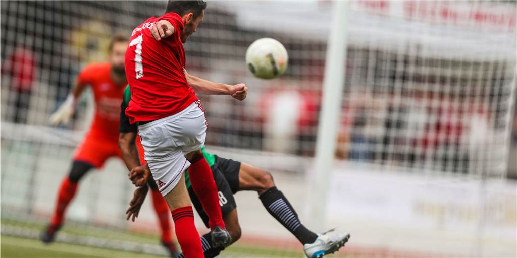 Fibbe springt zum Mond, Samulewicz hebt den Daumen - die besten Bilder des Fußball-Wochenendes Fibbe springt zum Mond, Samulewicz hebt den Daumen - die besten Bilder des Fußball-Wochenendes