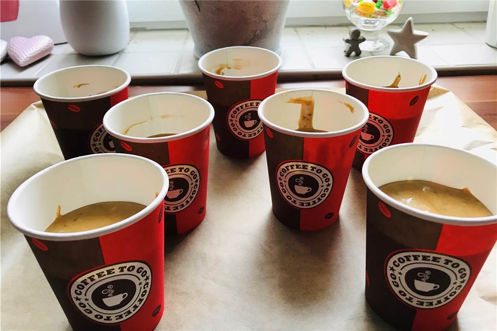Cappuccino mal anders: Fluffige Kaffee-Küchlein im Becher