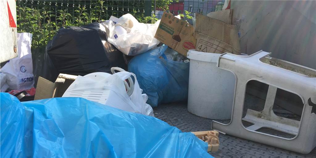 Restmüll neben dem Altglascontainer: Das sind die Lüner „Hotspots“ der Umweltfrevler Restmüll neben dem Altglascontainer: Das sind die Lüner „Hotspots“ der Umweltfrevler