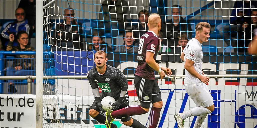 „Zum Kotzen“ - Aplerbeck-Trainer Daniel Sekic nach dem 0:1 gegen Gütersloh gefrustet „Zum Kotzen“ - Aplerbeck-Trainer Daniel Sekic nach dem 0:1 gegen Gütersloh gefrustet