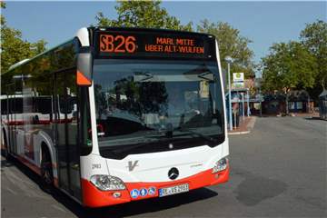 Warum eine Buslinie von Dorsten nach Marl eine verrückte Umleitung über die Autobahn nimmt