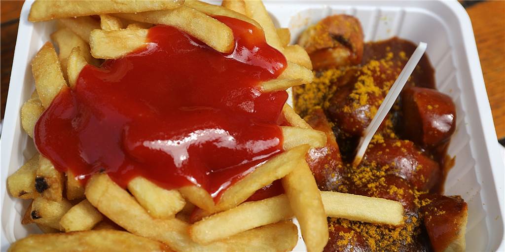 Die Currywurst gibt es nur, weil vor 70 Jahren in Berlin der Senf ausging Die Currywurst gibt es nur, weil vor 70 Jahren in Berlin der Senf ausging