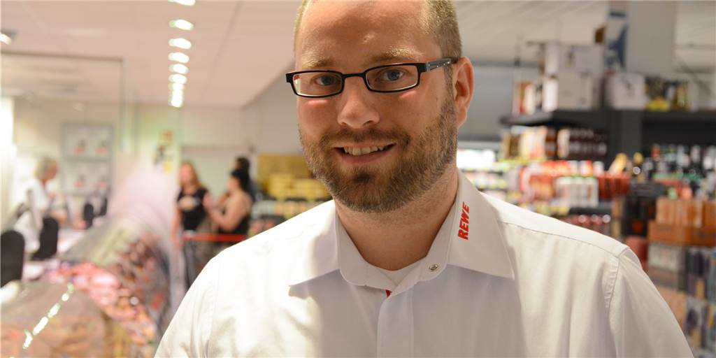 Bewaffneter Raubüberfall auf Rewe in Habinghorst: Mitarbeiter bedroht und niedergeschlagen Bewaffneter Raubüberfall auf Rewe in Habinghorst: Mitarbeiter bedroht und niedergeschlagen
