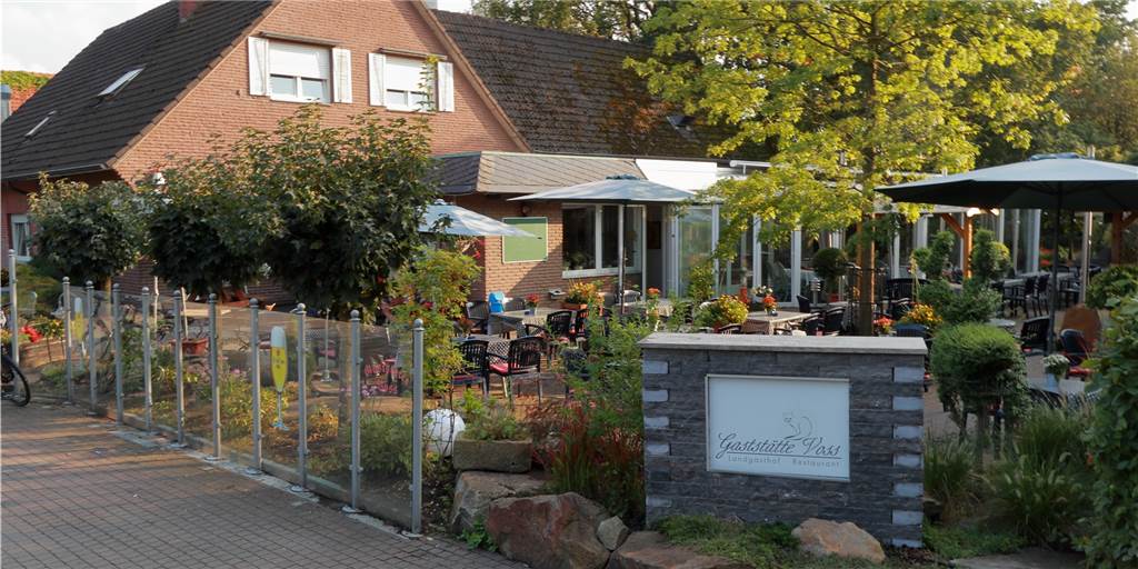 Schlemmen mitten im Grünen beim Traditionsgasthaus Voss in Quantwick Schlemmen mitten im Grünen beim Traditionsgasthaus Voss in Quantwick